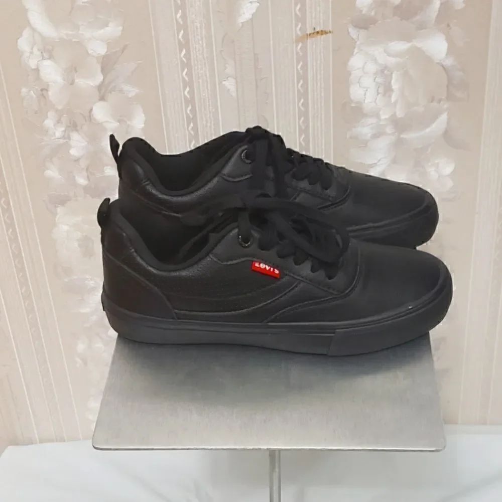 Levi's Sneakers - Picture 5 of 7